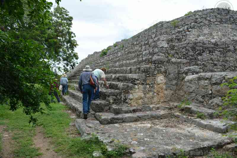 Fotografías en la Zona Arqueológica de Dzibilchaltún. Foto 081. XX Congreso Gnóstico Internacional. Misterios Mayas. Julio 2017. Mérida Yucatán