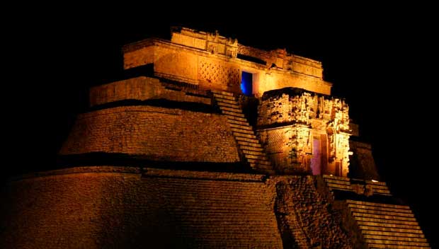 Espéctaculo de luz y Sonido Uxmal