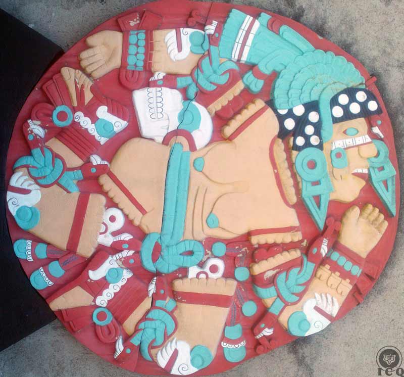 La adornada de cascabeles. Coyolxauhqui. Color