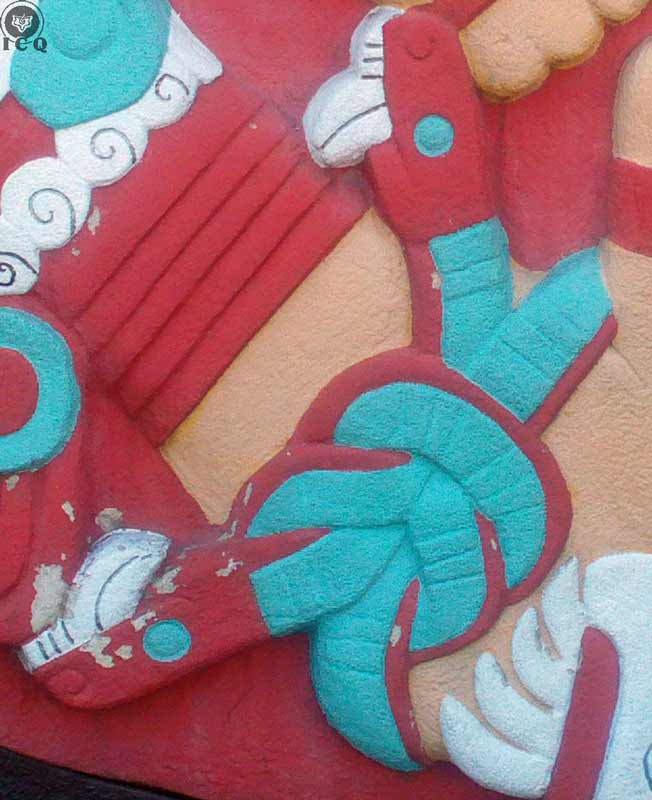 La adornada de cascabeles. Coyolxauhqui. Serpientes