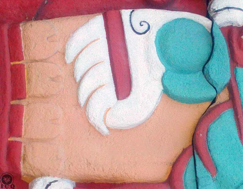 La adornada de cascabeles. Coyolxauhqui. Garras