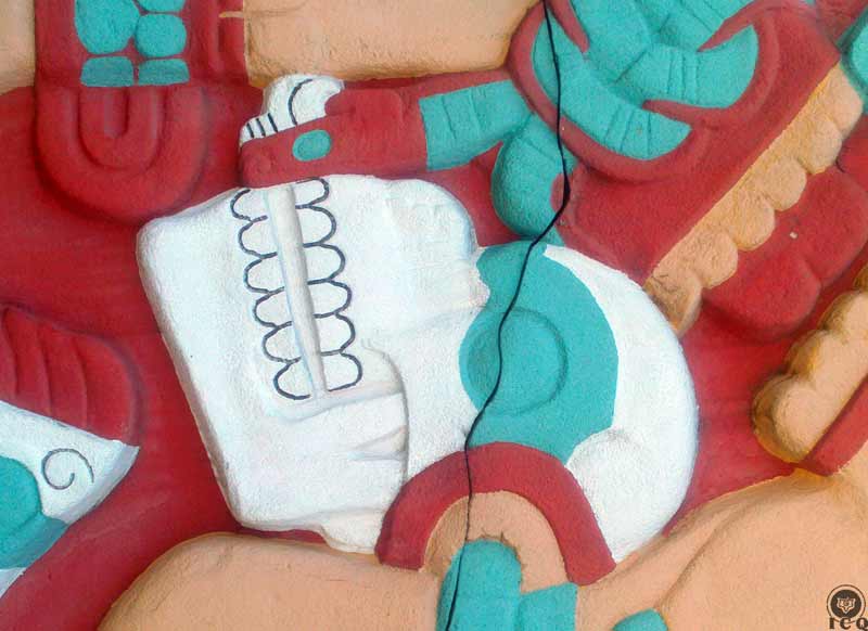 La adornada de cascabeles. Coyolxauhqui. Calavera