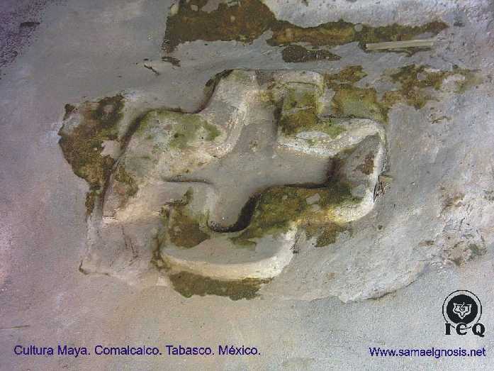 Zona Arqueológica de Comalcalco. Tabasco. México. Foto cruz