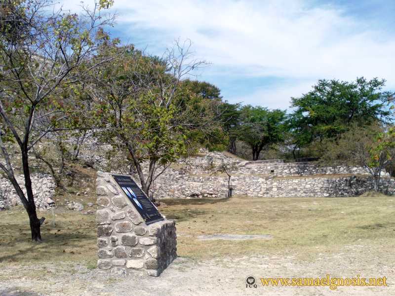 Zona Arqueológica de Xochicalco Foto 0008