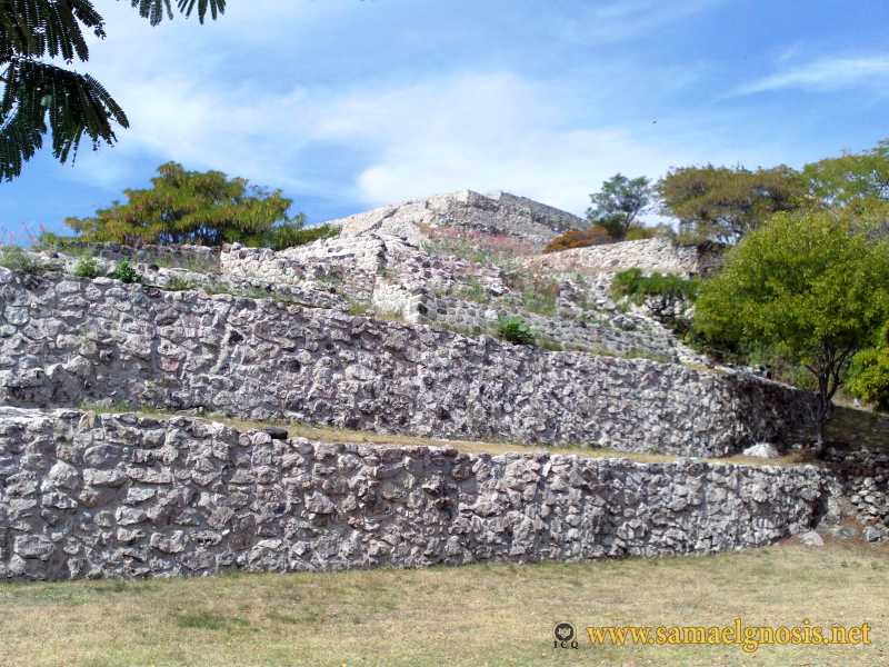 Zona Arqueológica de Xochicalco Foto 0017