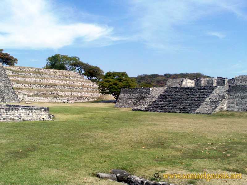 Zona Arqueológica de Xochicalco Foto 0045