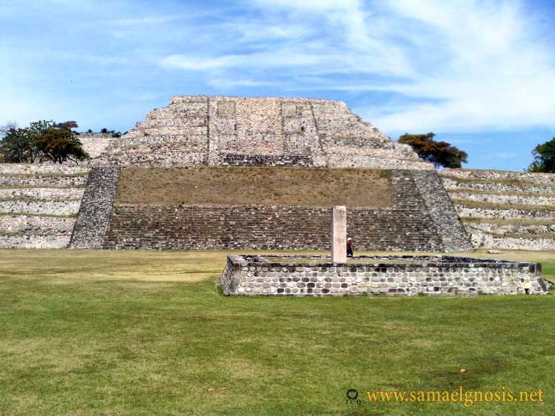 Zona Arqueológica de Xochicalco Foto 0046