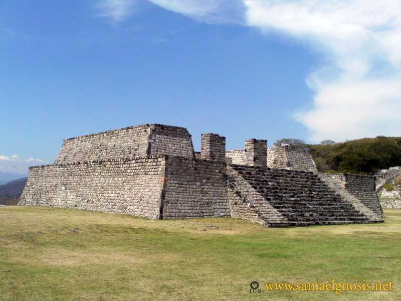 Zona Arqueológica de Xochicalco Foto 0048