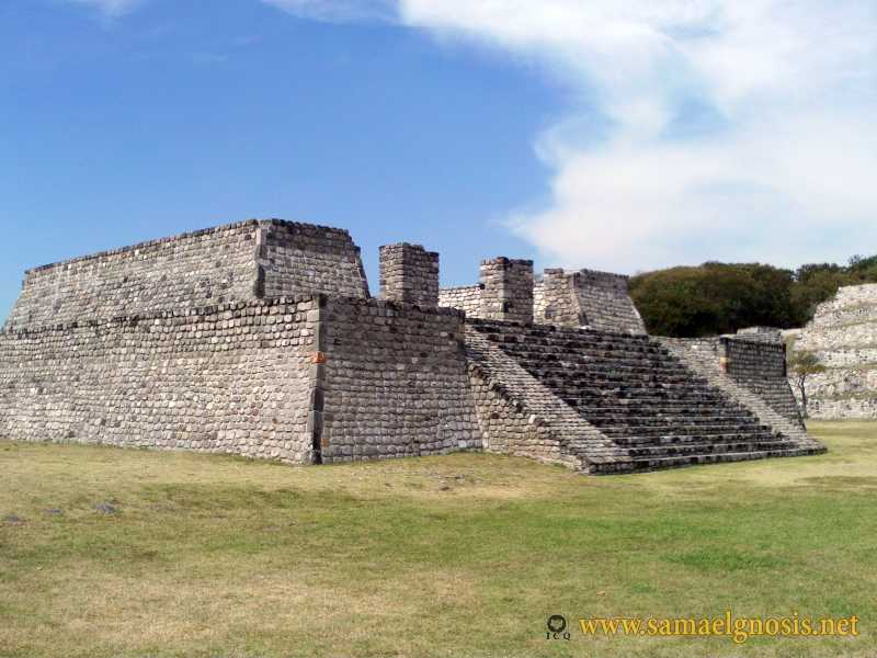 Zona Arqueológica de Xochicalco Foto 0050