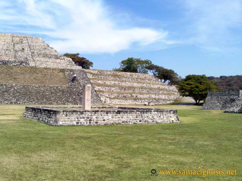 Zona Arqueológica de Xochicalco Foto 0053