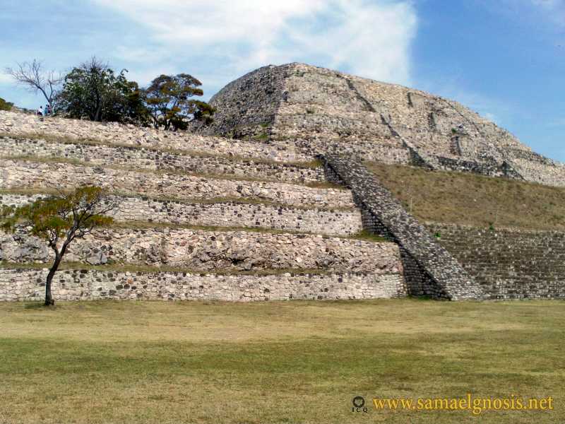 Zona Arqueológica de Xochicalco Foto 0092