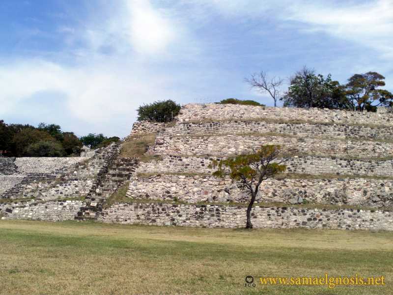 Zona Arqueológica de Xochicalco Foto 0094