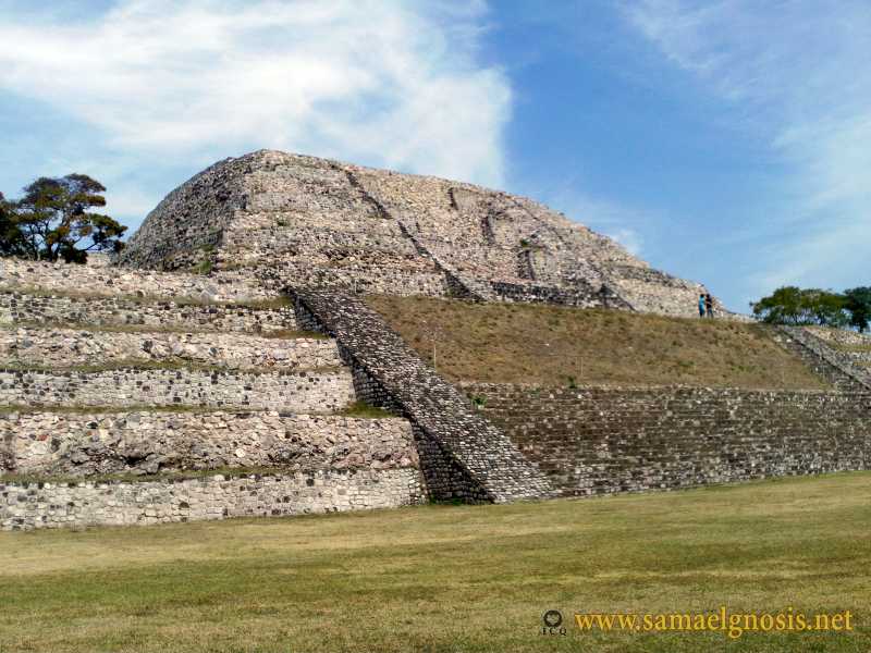 Zona Arqueológica de Xochicalco Foto 0098