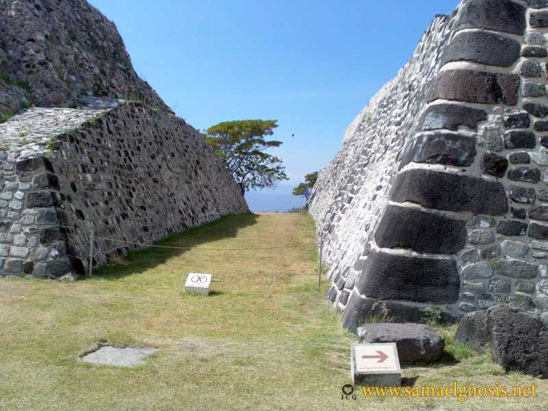 Zona Arqueológica de Xochicalco Foto 0143