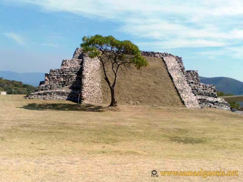 Zona Arqueológica de Xochicalco Foto 0149