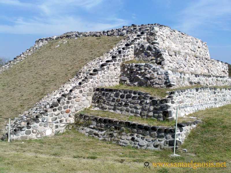 Zona Arqueológica de Xochicalco Foto 0166