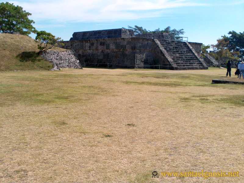 Zona Arqueológica de Xochicalco Foto 0204
