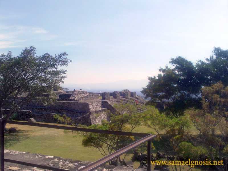 Zona Arqueológica de Xochicalco Foto 0215