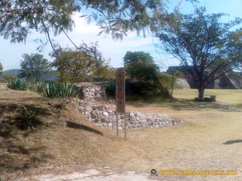 Zona Arqueológica de Xochicalco Foto 0227