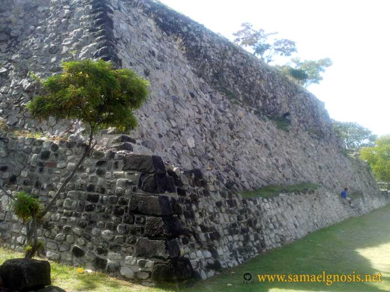 Zona Arqueológica de Xochicalco Foto 0246
