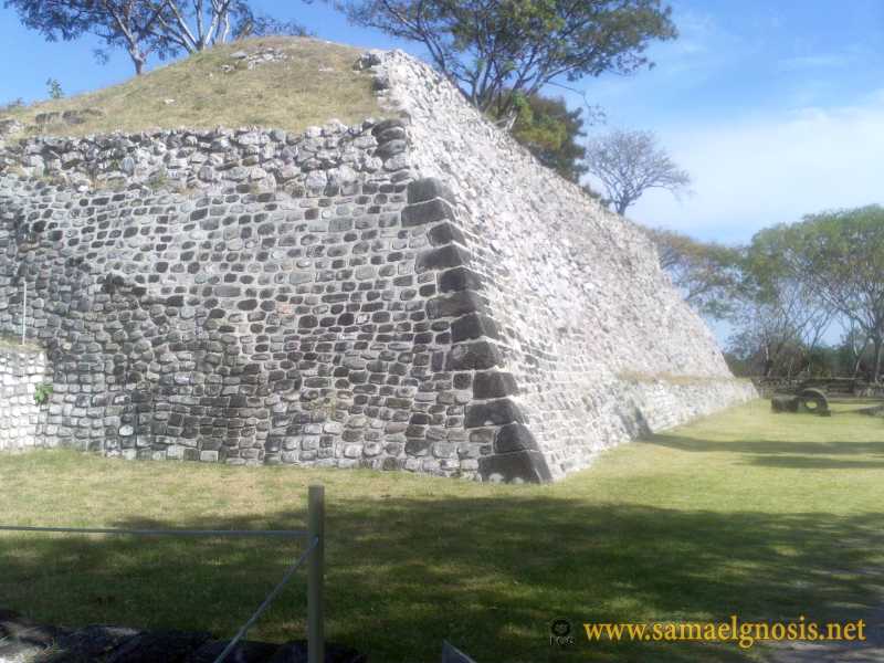 Zona Arqueológica de Xochicalco Foto 0280