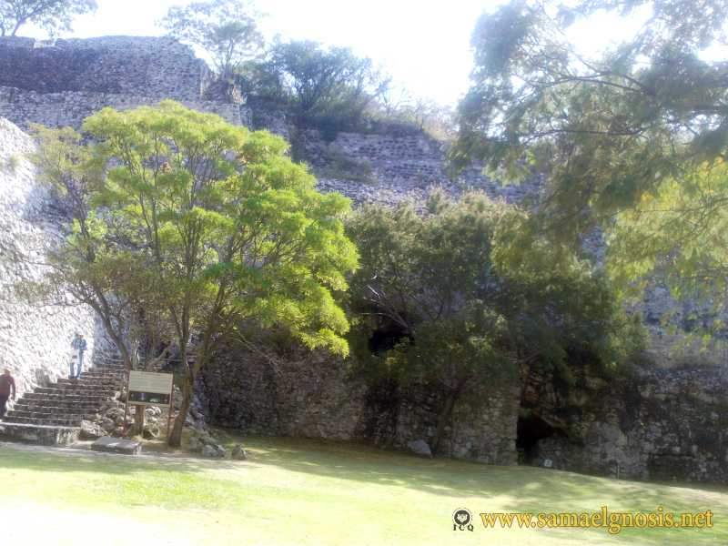 Zona Arqueológica de Xochicalco Foto 0297