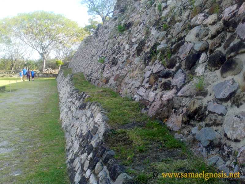 Zona Arqueológica de Xochicalco Foto 0300
