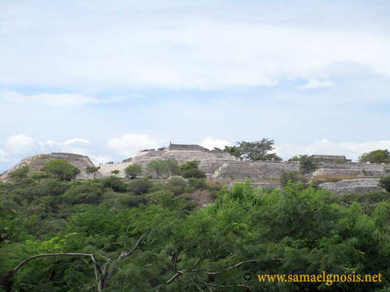 Zona Arqueológica de Xochicalco Foto 0305