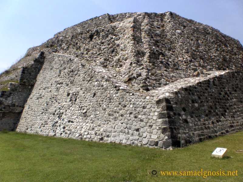 Zona Arqueológica de Xochicalco Foto 0318