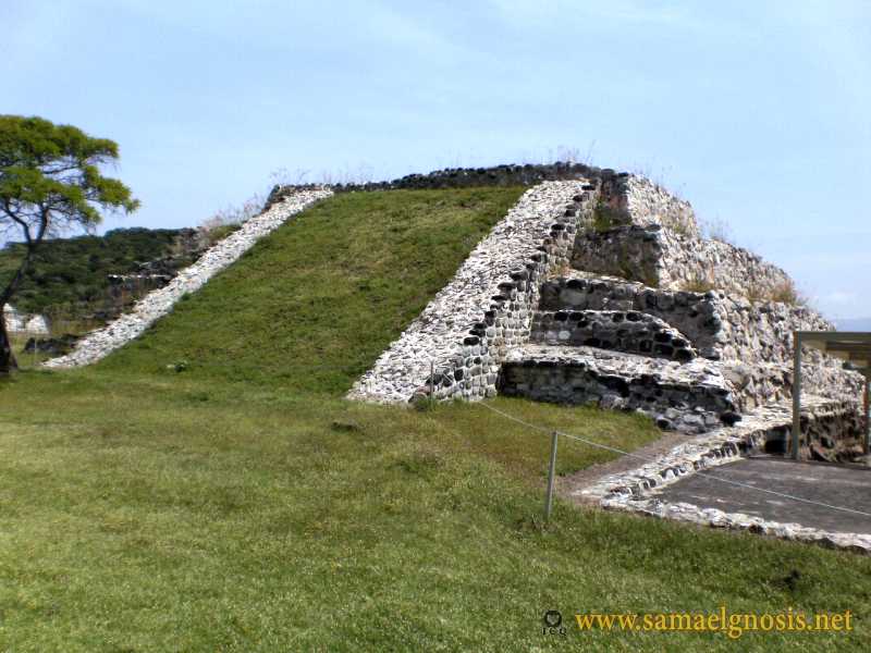 Zona Arqueológica de Xochicalco Foto 0320