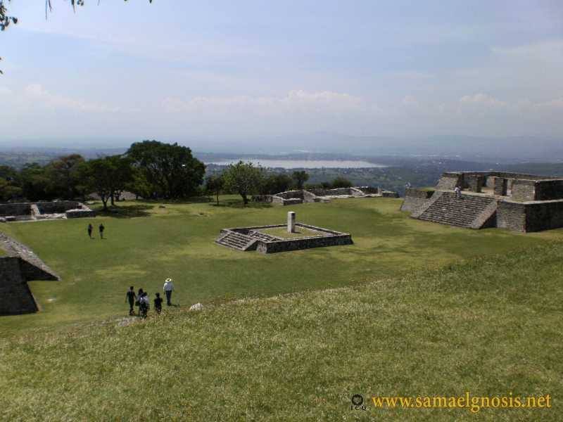 Zona Arqueológica de Xochicalco Foto 0332