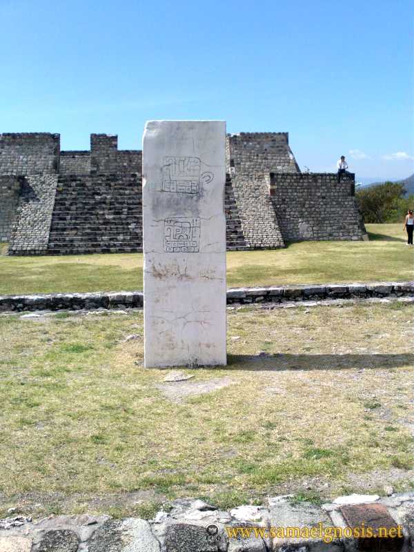 Zona Arqueológica de Xochicalco Foto 0420