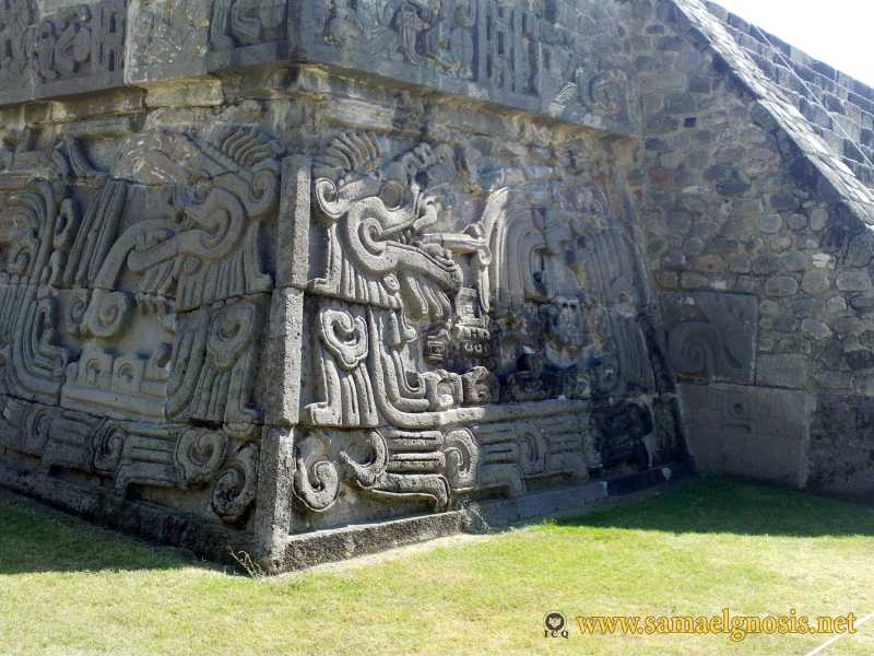Zona Arqueológica de Xochicalco Foto 0428