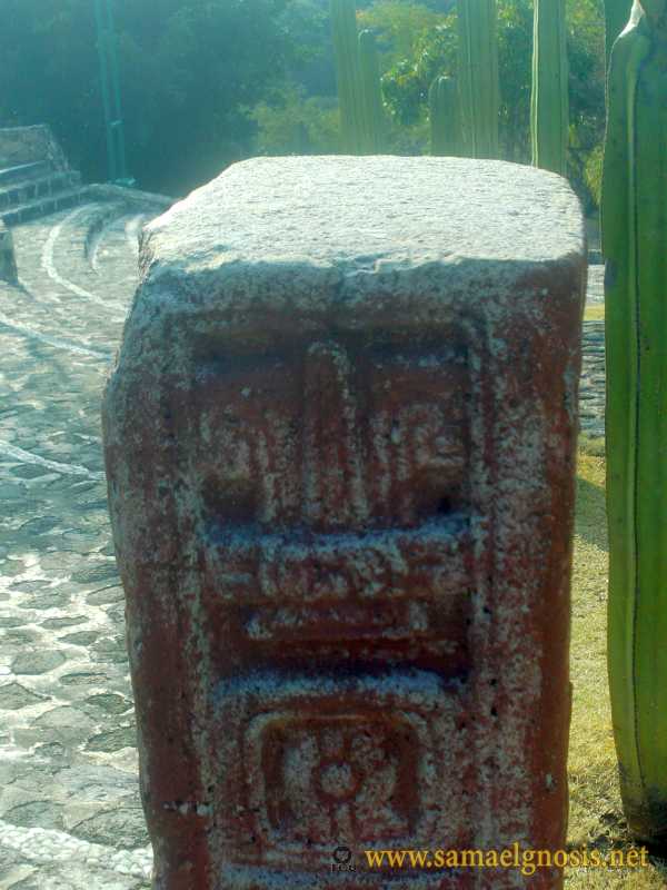 Zona Arqueológica de Xochicalco Foto 0675