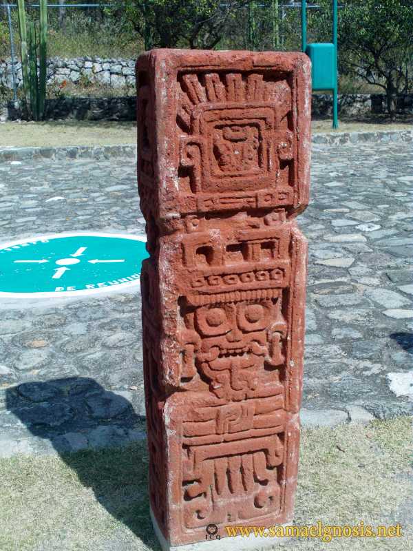 Zona Arqueológica de Xochicalco Foto 0687