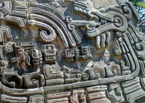 El Templo de las Serpientes Emplumadas