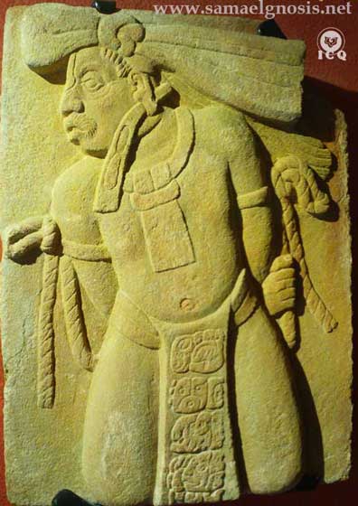 Interesante figura de un prisionero amordazado, símbolo del dominio que debemos tener sobre nuestra propia mente. Zona Arqueológica de Toniná. Cultura Maya.