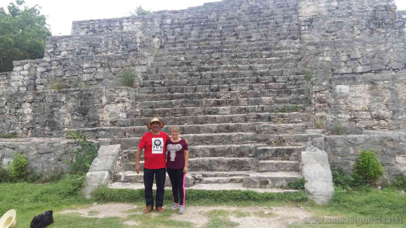 Fotografías en la Zona Arqueológica de Dzibilchaltún. Foto 101. XX Congreso Gnóstico Internacional. Misterios Mayas. Julio 2017. Mérida Yucatán