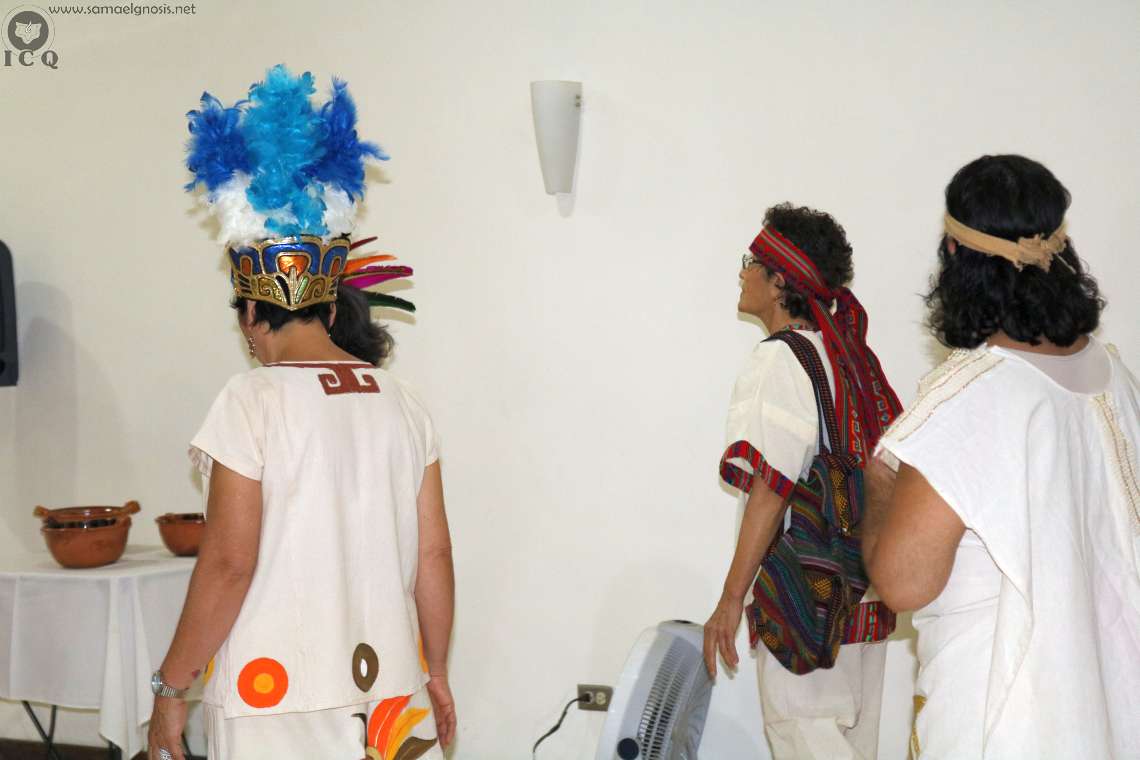 Lo que si sobra en esta obra de teatro es el entusiasmo que ponen sus participantes, venciendo la distancia, logran plasmar emoción positiva en cada uno de sus movimientos. Lo que si sobra en esta obra de teatro es el entusiasmo que ponen sus participantes, venciendo la distancia, logran plasmar emoción positiva en cada uno de sus movimientos.