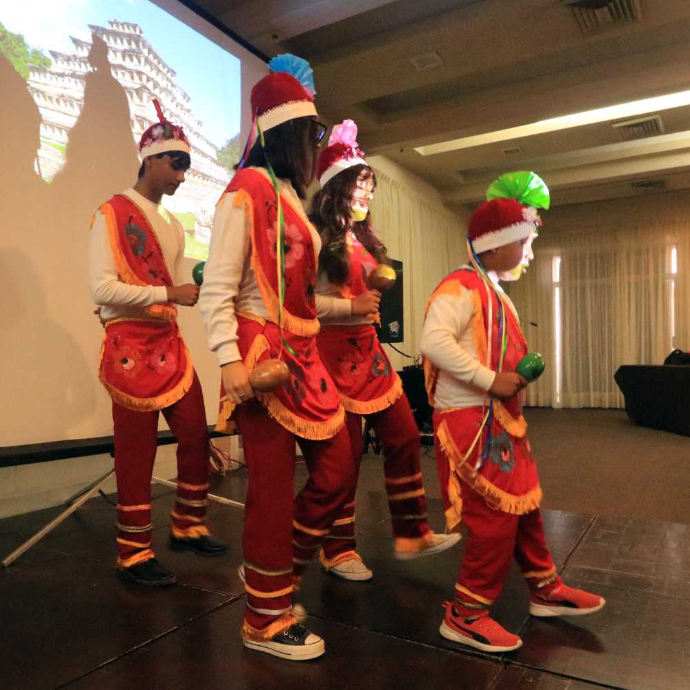 Congreso infantil gnóstico: Voladores de Papantla