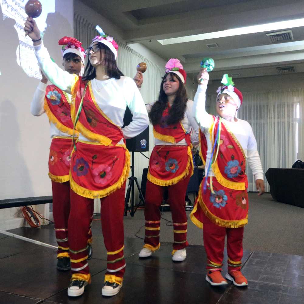 Congreso infantil gnóstico: Voladores de Papantla Congreso infantil gnóstico: Voladores de Papantla
