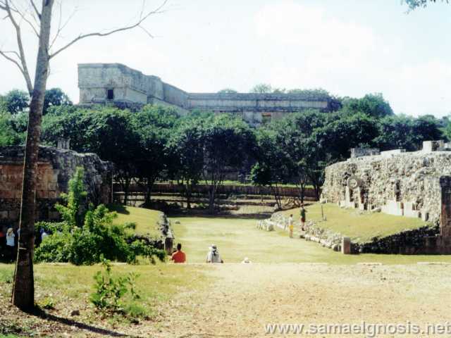 uxmal_01