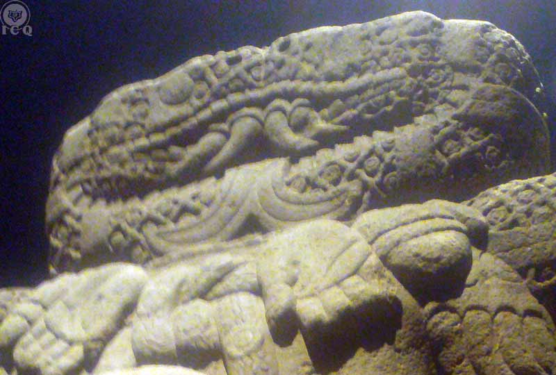 La de falda de serpientes. Coatlicue. Pareja divina