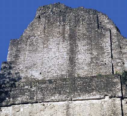 Templo VI o de las inscripciones. Zona Arqueológica de Tikal