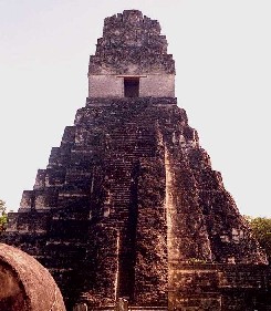 Templo I. El Jaguar. Zona Arqueológica de Tikal
