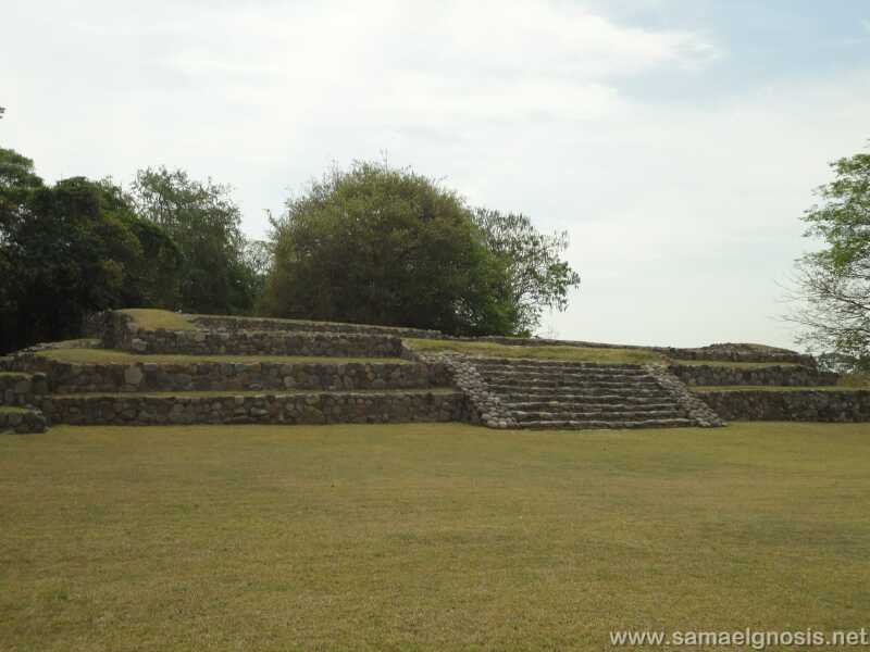 Zona Arqueológica de Chanal Foto 014