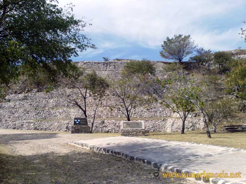 Zona Arqueológica de Xochicalco Foto 0003