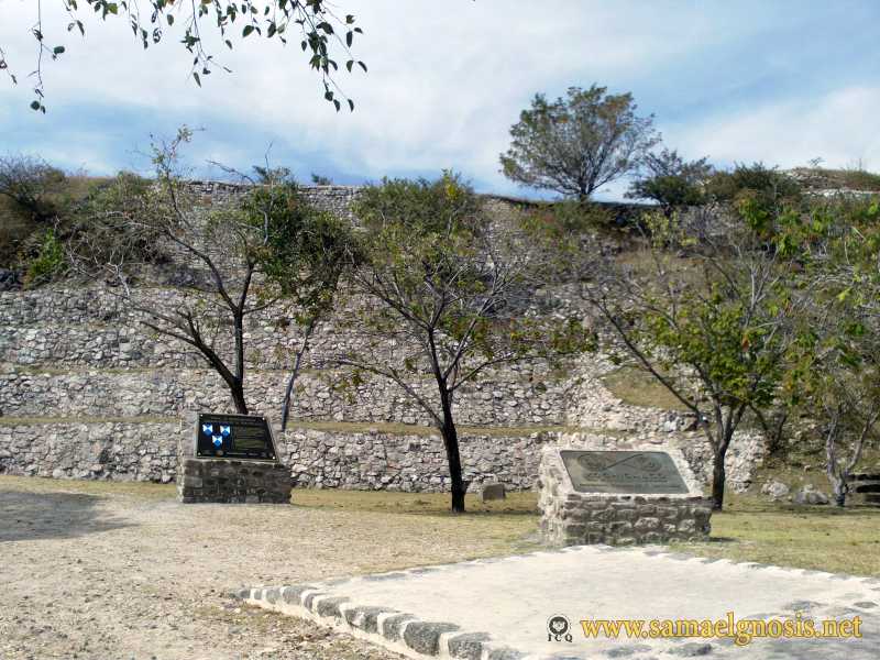 Zona Arqueológica de Xochicalco Foto 0004