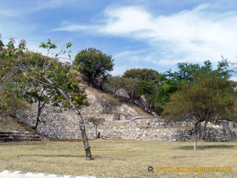 Zona Arqueológica de Xochicalco Foto 0006