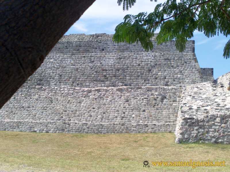 Zona Arqueológica de Xochicalco Foto 0013